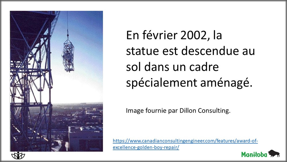 En février 2002, la statue est descendue au sol dans un cadre spécialement aménagé. Image fournie par Dillon Consulting.